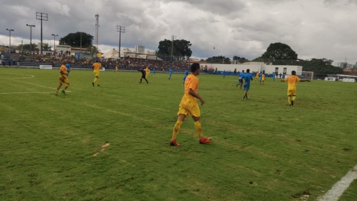 Chuva não atrapalha festa da torcida no Recife com a 2ª vitória do