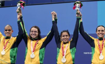 Com brasiliense, Brasil é prata no revezamento da natação em Tóquio