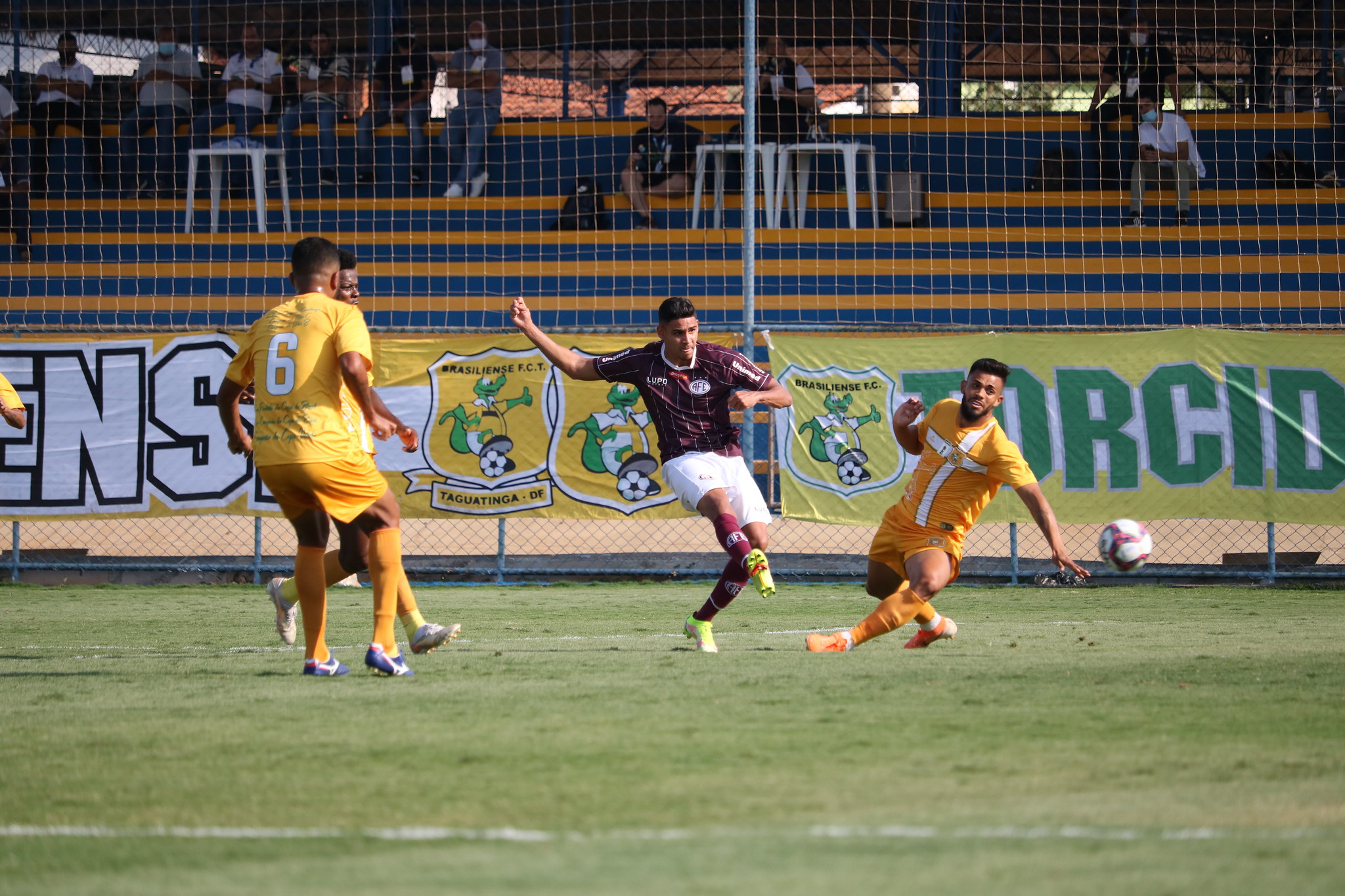 Brasiliense x Ferroviária pela Série D do Campeonato Brasileiro 2021