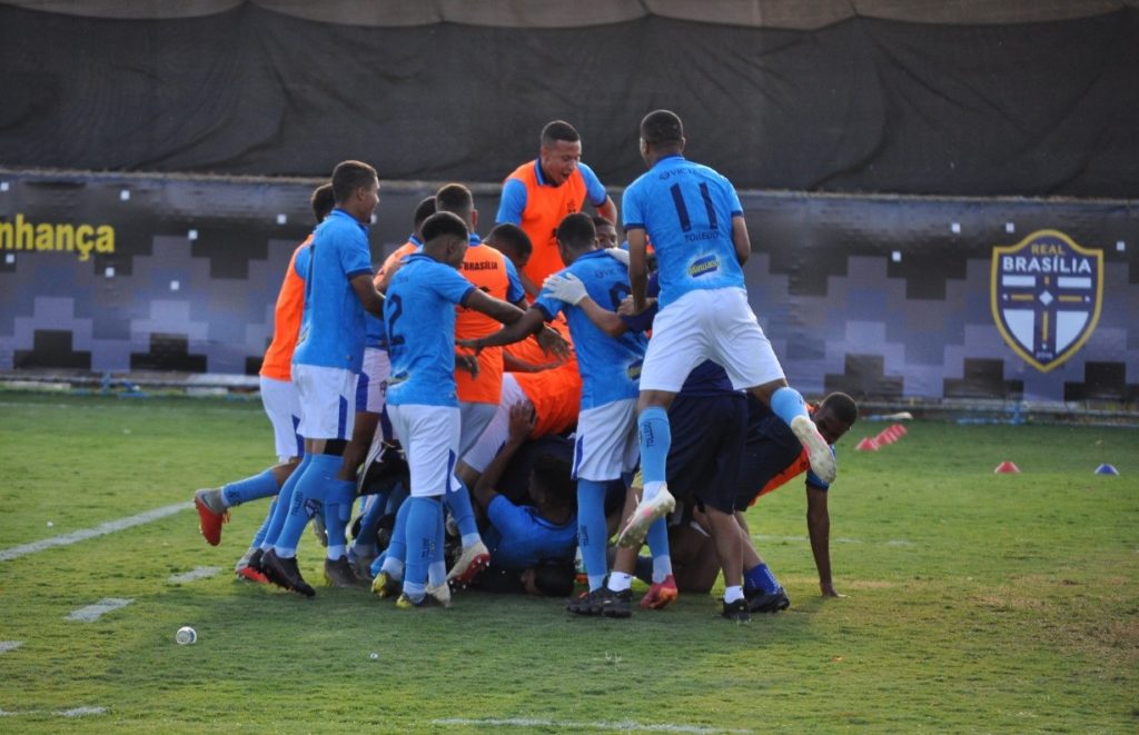 Sub-11 e Sub-13 do Alviverde vencem União Mogi na rodada final da