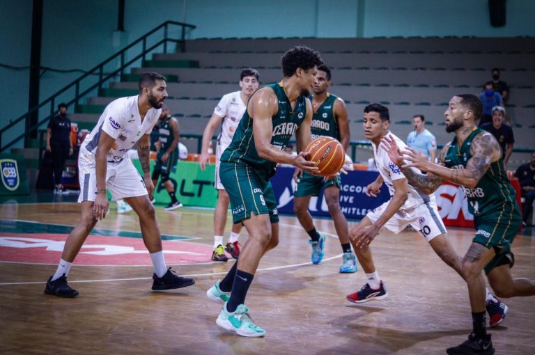 Em jogo movimentado, Corinthians vence Pato Basquete no NBB