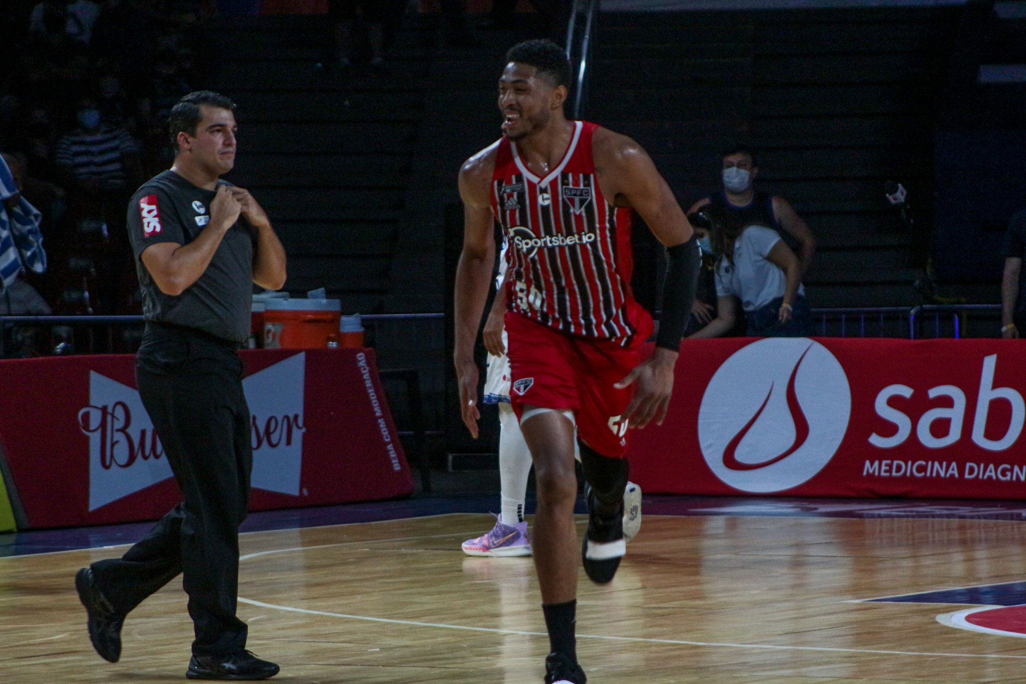 Brasília Basquete perde para o São Paulo na estreia do NBB 21/22