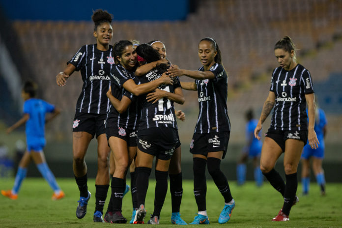 Diany (#8 Corinthians) during the Campeonato Paulista Feminino football  match between Sao Jose EC and