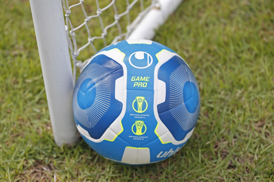 Bola De Futebol Uhlsport Game Pro Brasileirao Serie C, D Oficial