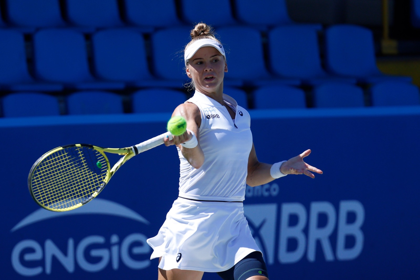 Invicta há oito jogos, Laura Pigossi está na semifinal do ENGIE