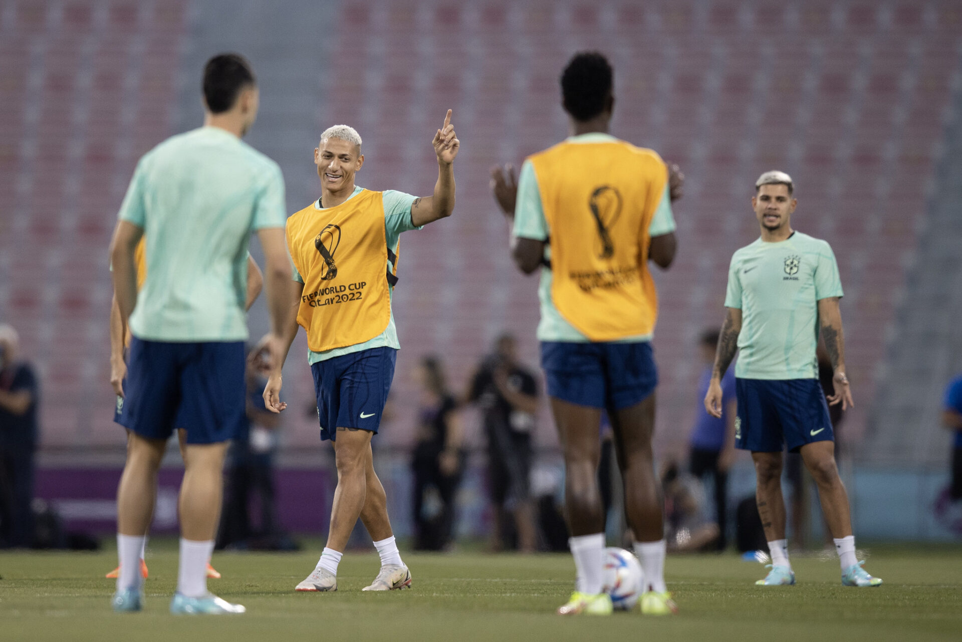 Que horas começa o jogo do Brasil na Copa do Mundo hoje, segunda