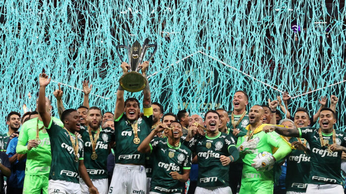 Romarinho faz a festa e canta: 'Palmeiras não tem mundial!' 