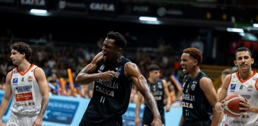 Brasília Basquete vence Caxias no estouro do cronômetro e avança no NBB Brasília Basquete