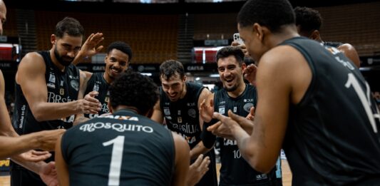 Brasília embala no NBB e foca em treinos para chegar ao G-4 na reta final Brasília Basquete