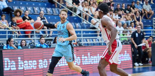 Com sequência de jogos no Nilson Nelson, Brasília Basquete mira top-3 Brasília Basquete
