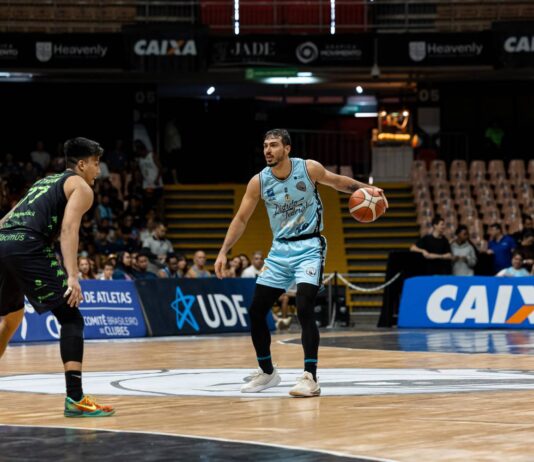 Brasília Basquete atropela Bauru, garante 4º lugar e embala aos playoffs Brasília Basquete