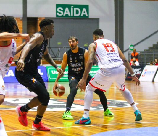 Brasília Basquete vence Caxias, faz 2 a 0 e se aproxima da classificação Brasília Basquete
