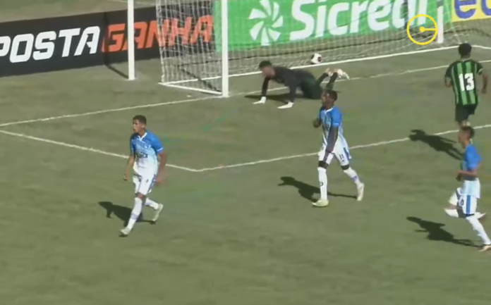 Rian comemorando gol de pênalti na Copinha no confronto entre Capital e América-MG