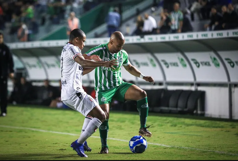 Romário - Lateral contratado pelo Sobradinho para o Candangão