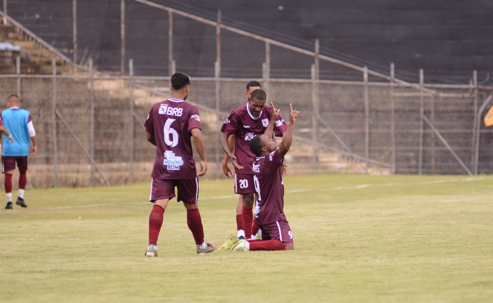 Samambaia x Santa Maria - Candangão - Watthimem comemorando gol