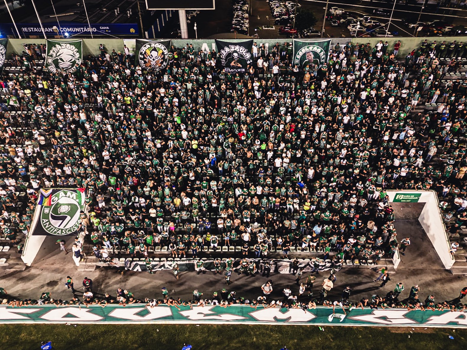 Torcida do Gama contra o Sobradinho no Estádio Bezerrão - Candangão BRB 2025