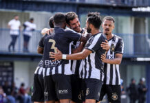 Jogadores comemorando gol do Sobradinho diante do Riacho City - Segundinha - Candangão Série B