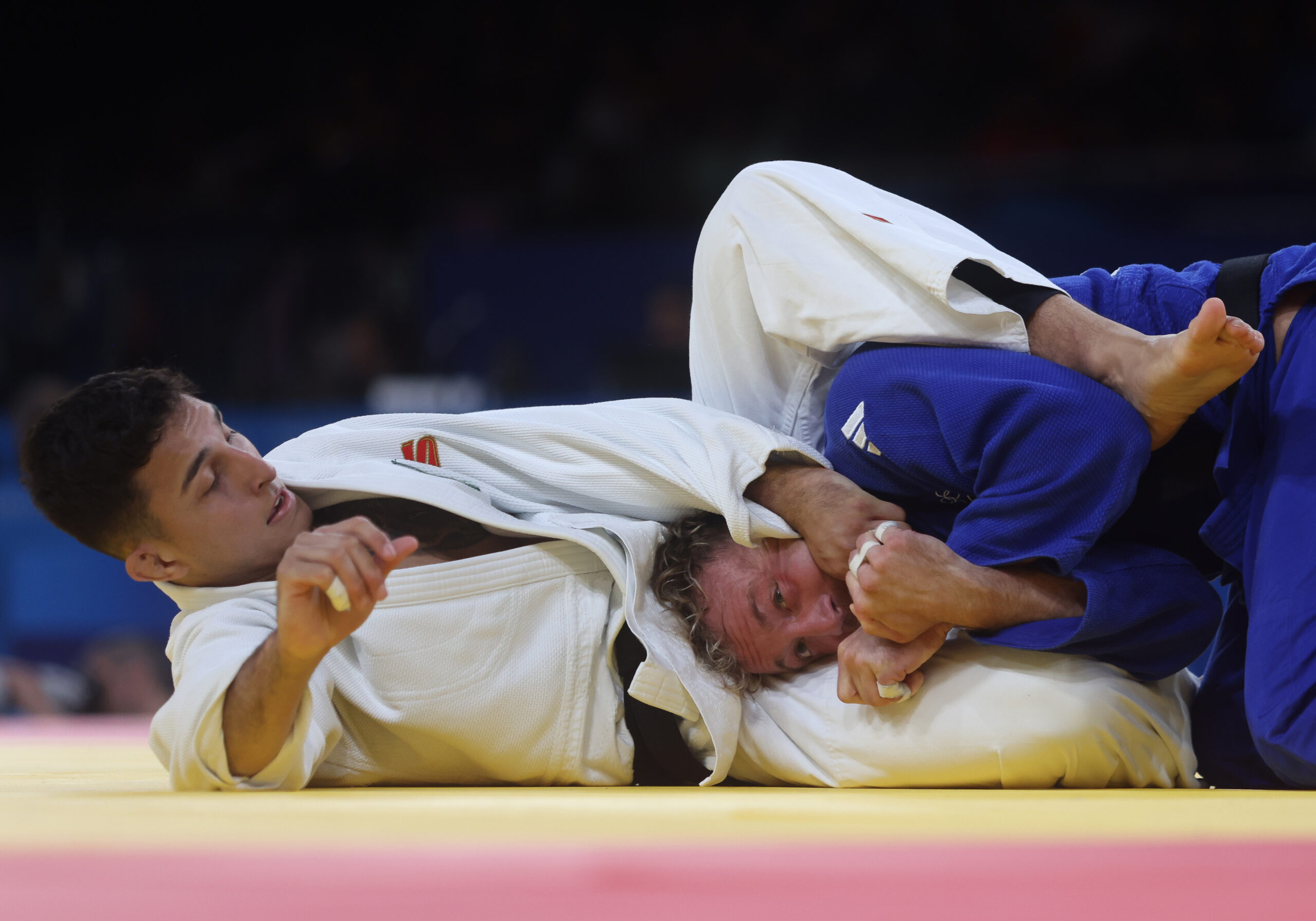 2024.07.30 - Jogos Olímpicos Paris 2024 - Judô masculino - Guilherme Schimidt (kimono branco) enfrenta Antonio Esposito, atleta da Itália, nas oitavas de final.