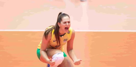 Brasiliense Julia Kudiess lidera centrais do Brasil na Liga das Nações Julia Kudiess