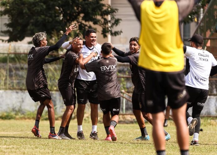 Léo Roquete - treinador do SObradinho foi contratado pelo Samambaia