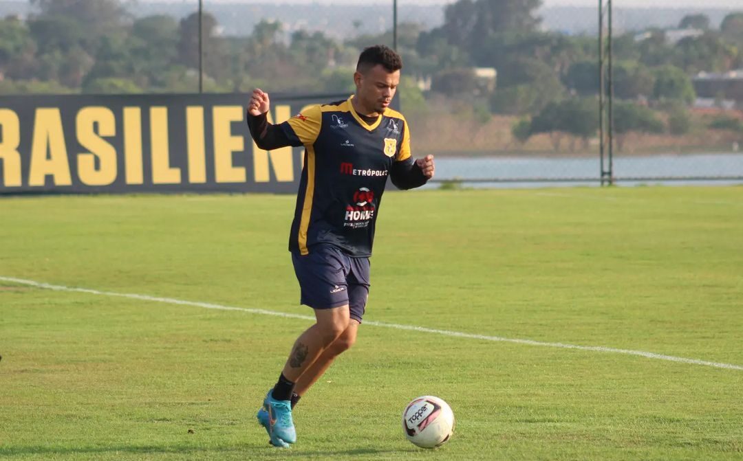 Bernardo em treino pelo Brasiliense