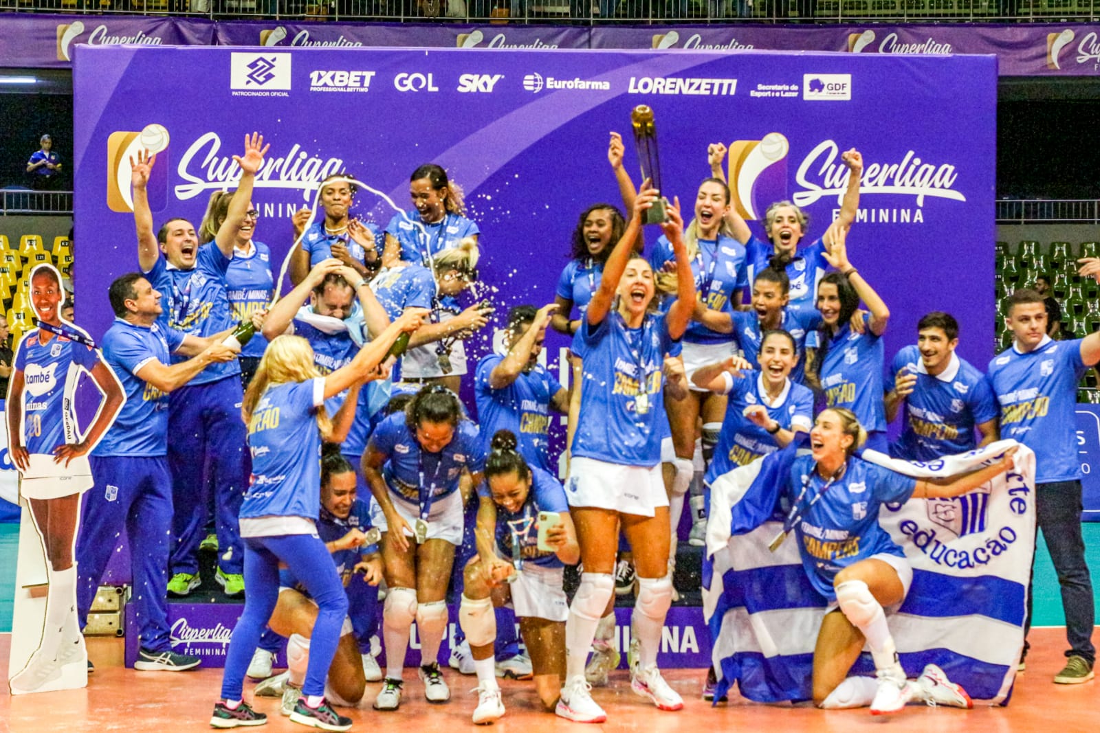 Minas conquista o tricampeonato da Copa Brasil de vôlei feminino