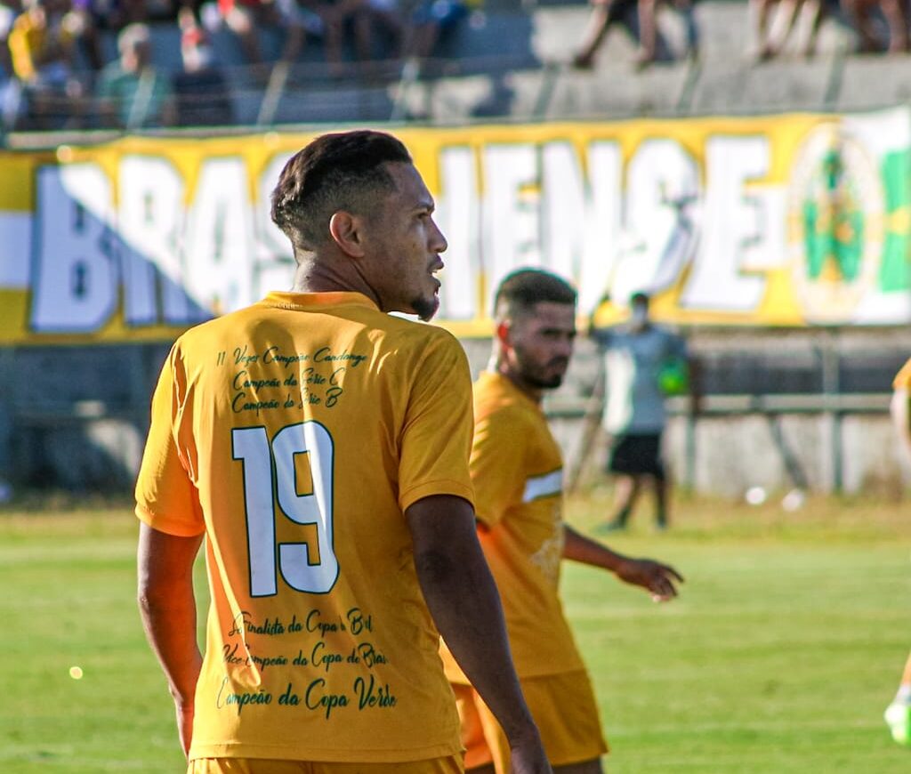 Hernane Brocador em jogo pelo Brasiliense