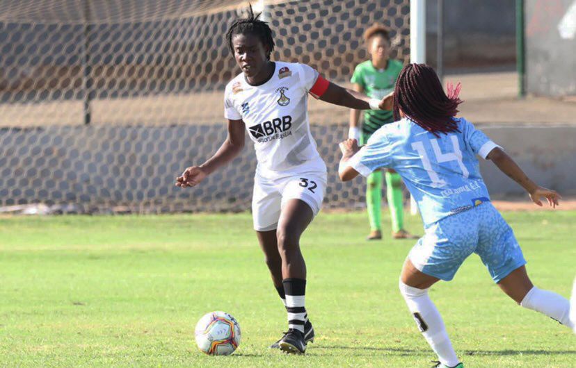 Camila, zagueira do Cresspom, atuando pelo Candangão Feminino