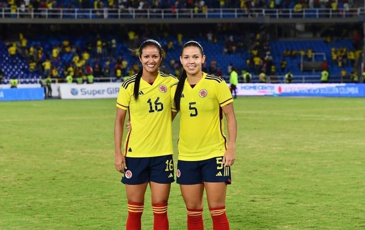 Lady Andrade e Lorena Bedoya pela seleção colombiana