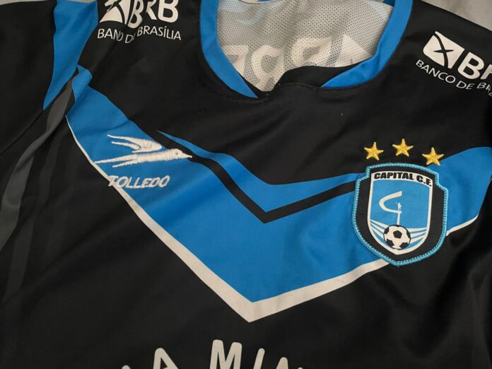 Camisa do Capital que será alterada por marca própria