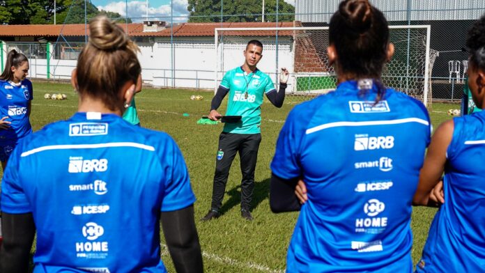 Minas Brasília treinando para a Série A2 2023