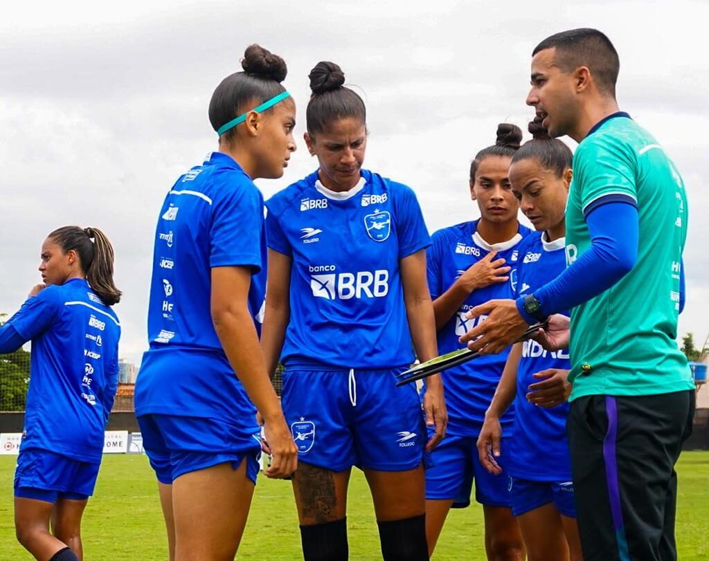 Minas Brasília treinando para a Série A2 2023