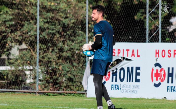Goleiro Ravel treinando no Centro de Treinamento do Brasiliense