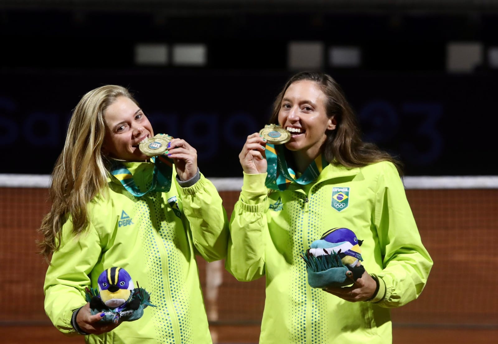 Laura Pigossi e Luisa Stefani no lugar mais alto do pódio nos Jogos Pan-Americanos. Tenistas representarão o Brasil na Billie Jean King Cup, em Brasília.