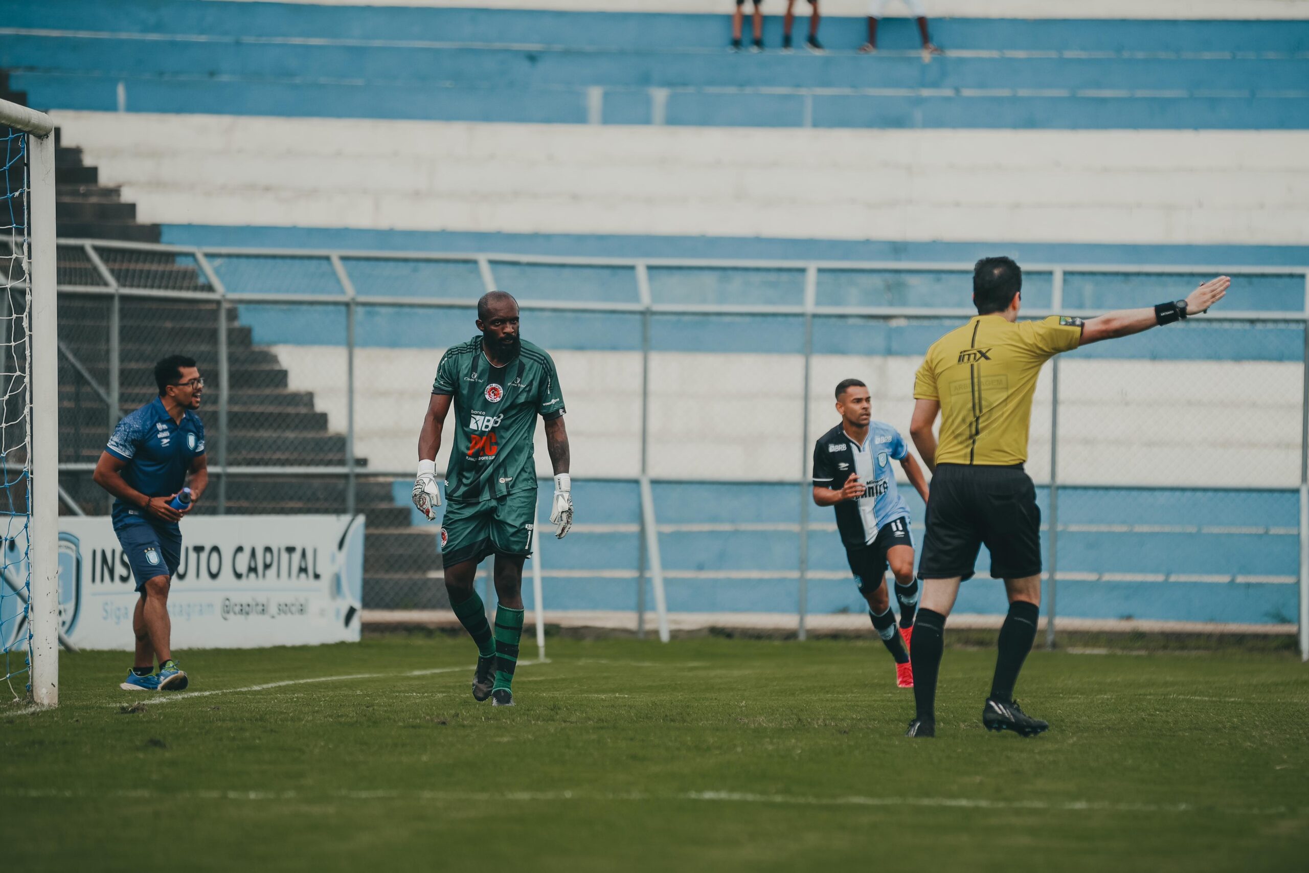 Jailson comemorando o segundo gol do Capital diante do Planaltina, pela quarta rodada do Candangão BRB 2024