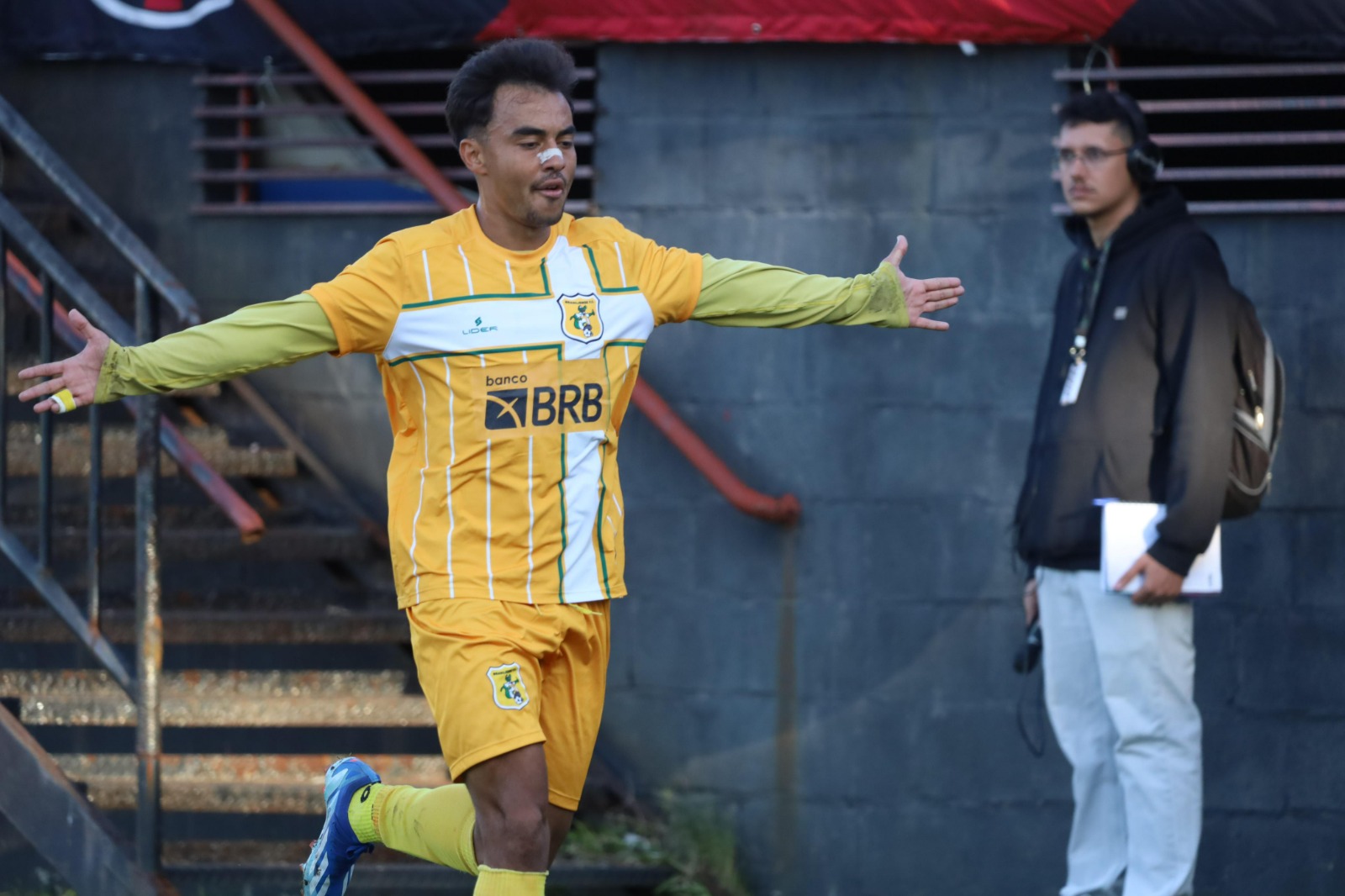 Gui Mendes comemora gol pelo Brasiliense na partida de ida das oitavas de final da Série D do Brasileirão 2024