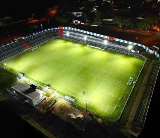 Capital define ingressos a R$ 10 para duelo candango contra o Ceilândia Estádio JK iluminado