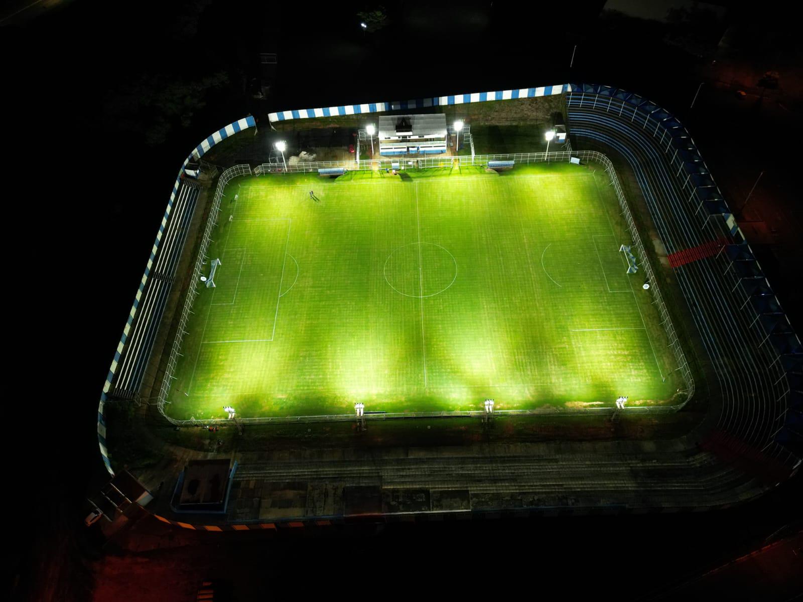 Estádio JK iluminado