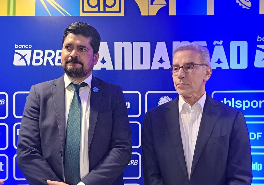 Wendel Lopes, presidente do Gama, e Luiz Estevão, presidente do Brasiliense, na cerimônia de abertura do Candangão 2025