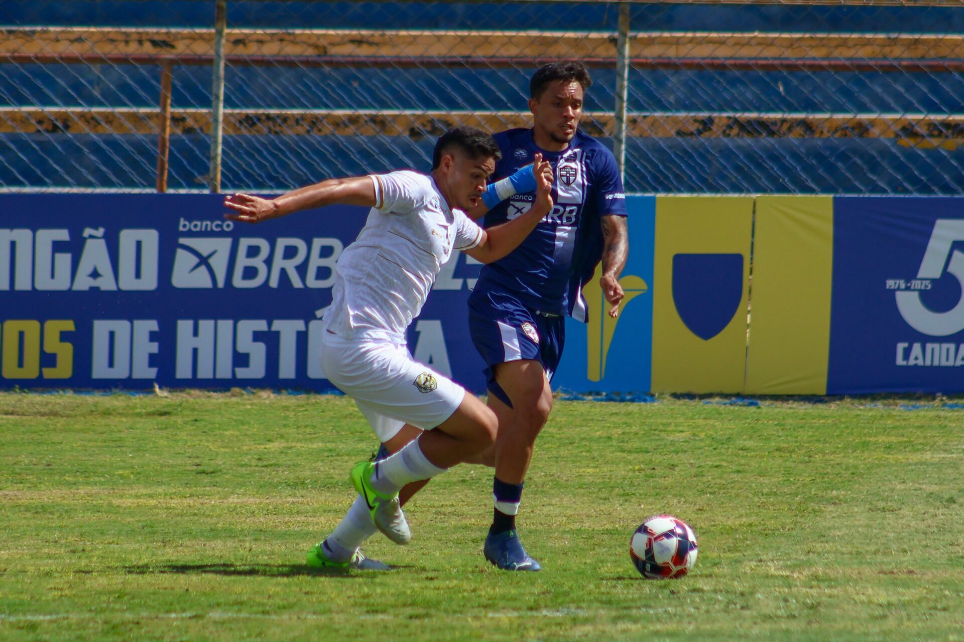 Samambaia e Real Brasília empatam no estádio Defelê