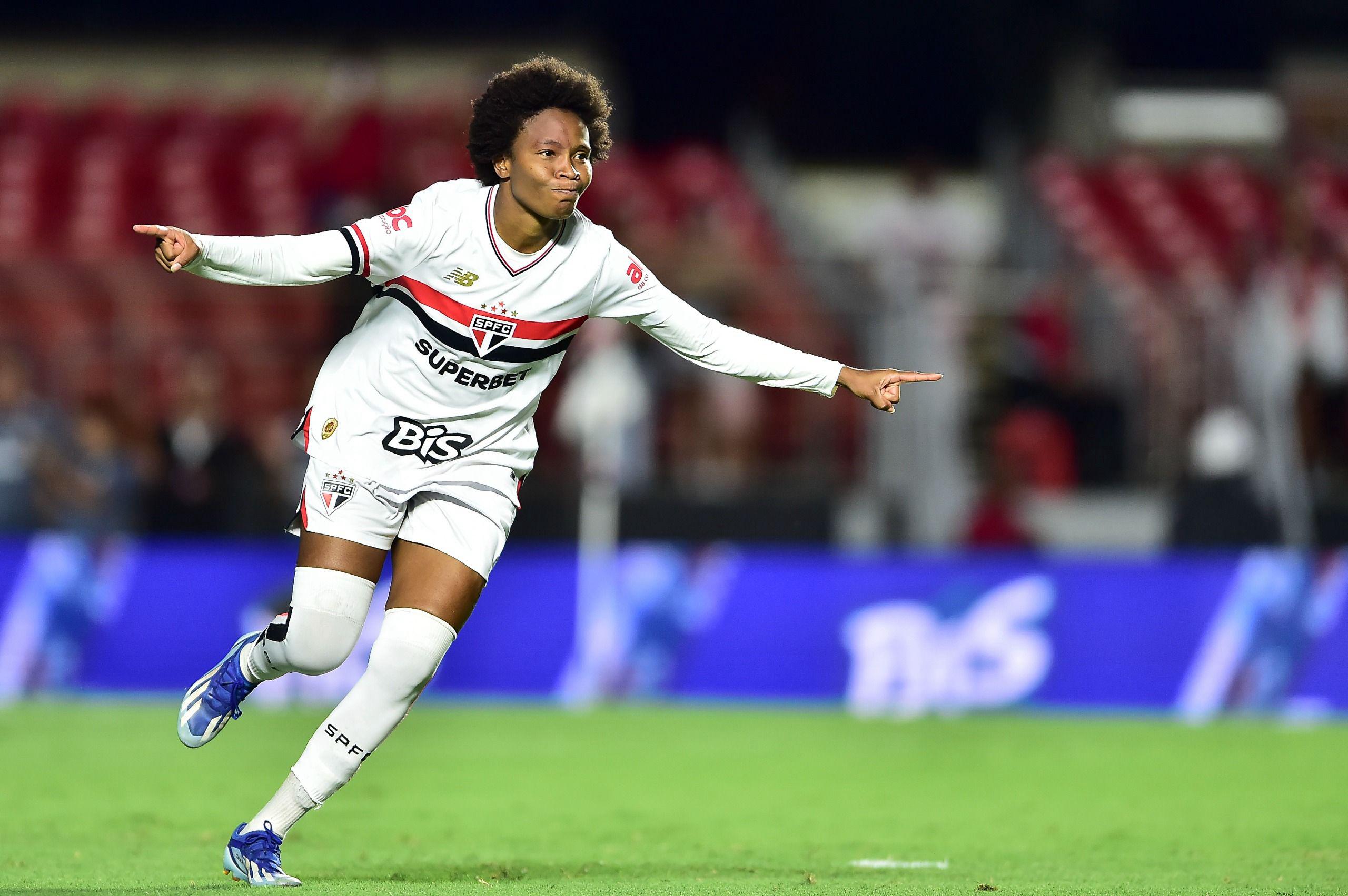 Robinha comemorando gol pelo São Paulo na Supercopa Feminina