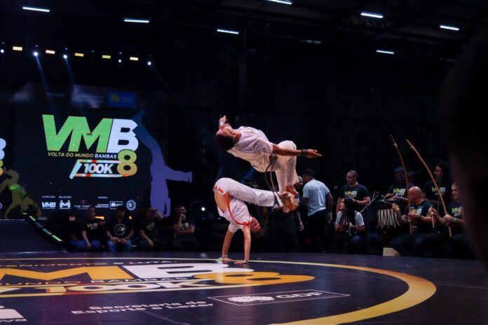 Volta ao Mundo Bambas - VMB - Capoeira