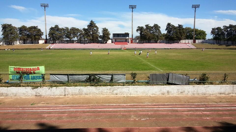 Estádio Adonir Guimarães