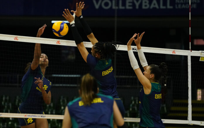 Seleção feminina de vôlei