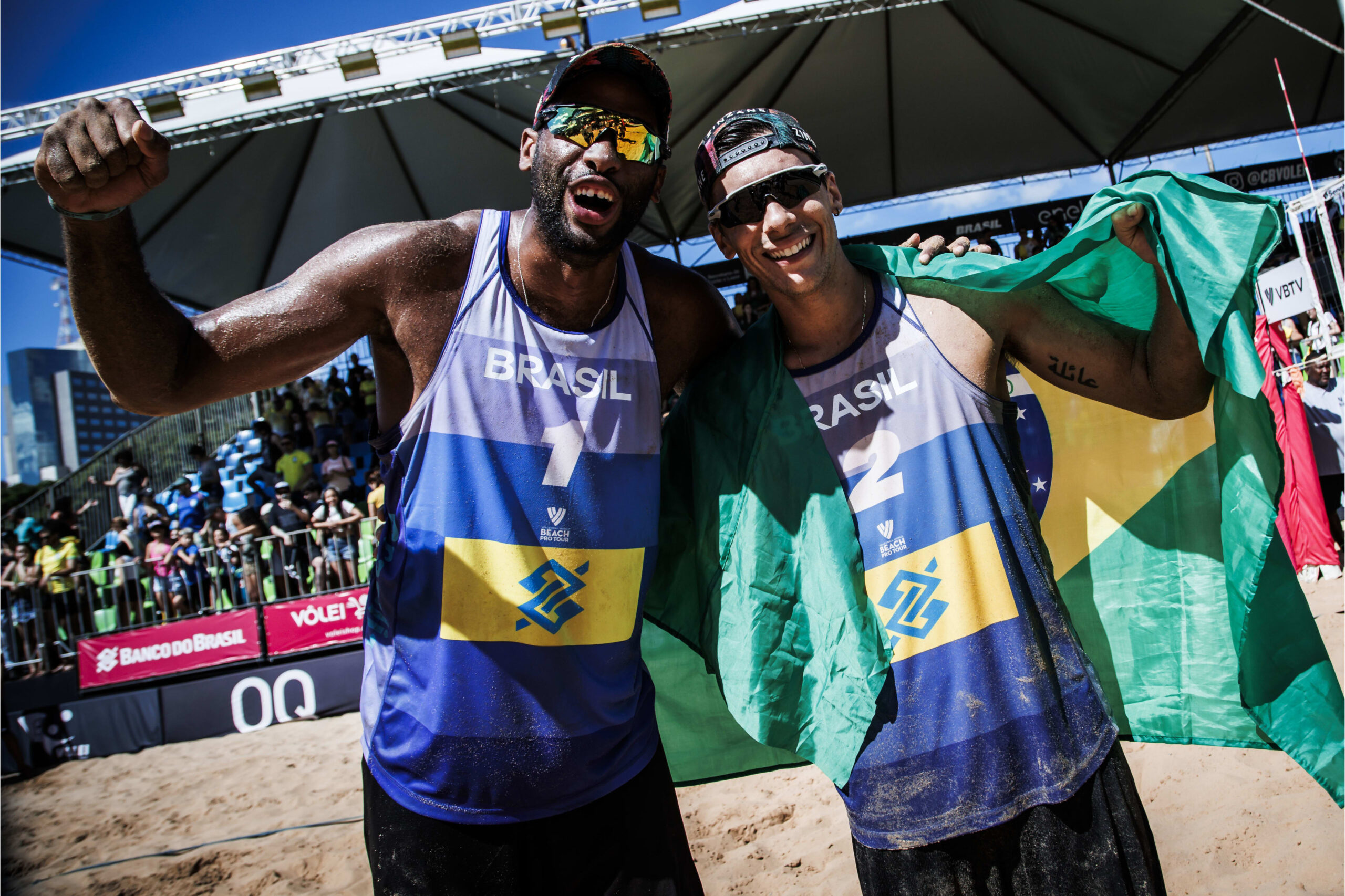 Dupla Evandro e Arthur conquistou o ouro na etapa Brasília do Circuito Mundial de Vôlei de Praia